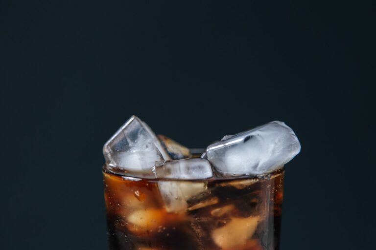 Glass of cola with bullet-style ice cubes like those the EUHOMY Ice Leopard X1 produces