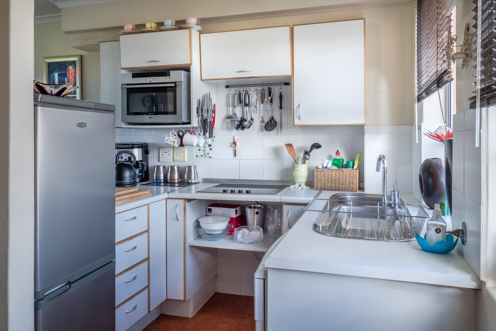 Modern kitchen countertop where a portable ice maker would sit
